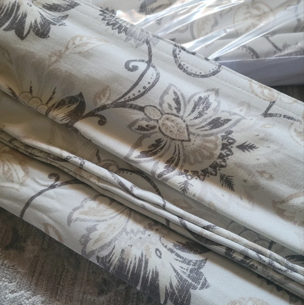 1 Roman shade Soft fold Blinds floral fabric light blocking 25x51